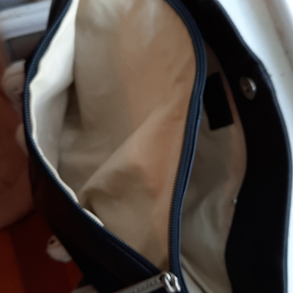 Luis Esteve Black Bag View 6